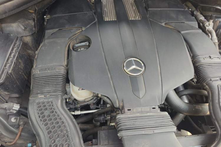 Used Mercedes-Benz GLE 2016 GLE 320 4MATIC Dynamic Edition Engine Bay
