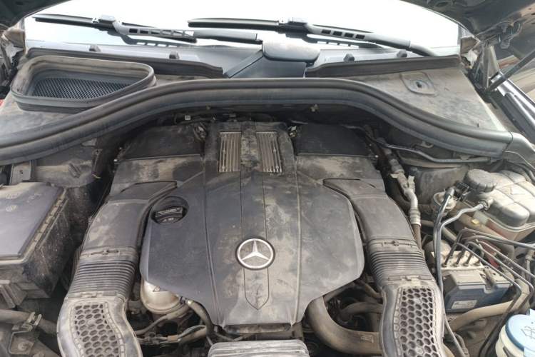 Used Mercedes-Benz GLE 2016 GLE 320 4MATIC Dynamic Edition Engine Bay