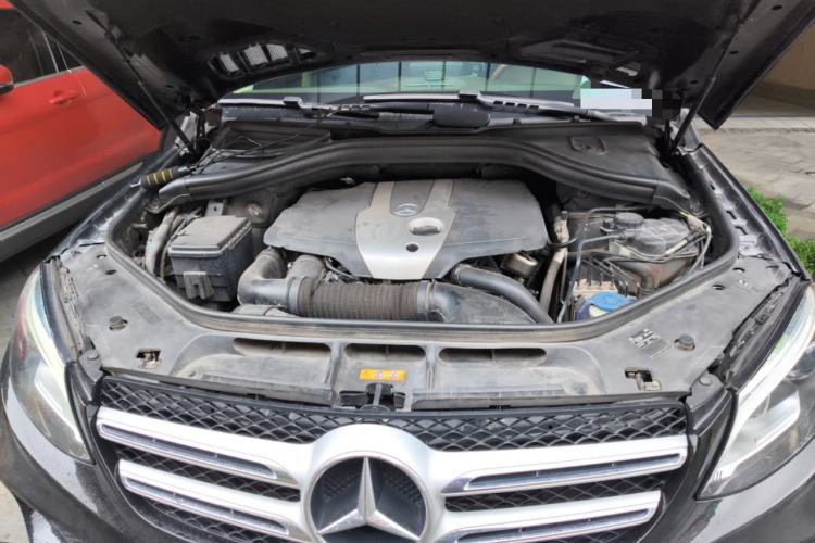 Used Mercedes-Benz GLE 2016 GLE 300 d 4MATIC Engine Bay