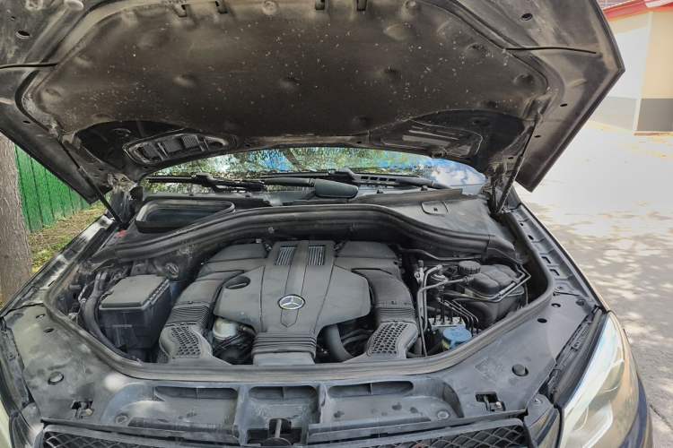 Used Mercedes-Benz GLE 2016 GLE 320 4MATIC Luxury Model Engine Bay