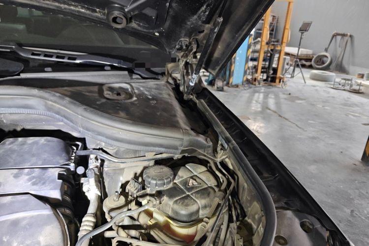Used Mercedes-Benz GLE 2016 GLE 320 4MATIC Dynamic Edition Engine Bay Left