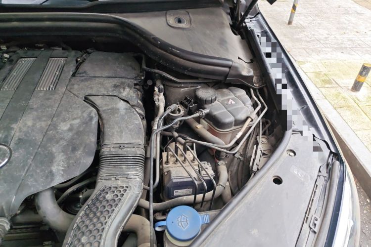 Used Mercedes-Benz GLE 2016 GLE 320 4MATIC Luxury Model Engine Bay Left