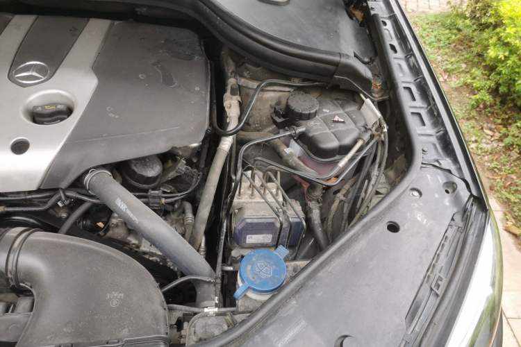 Used Mercedes-Benz GLE 2016 GLE 300 d 4MATIC Engine Bay Left