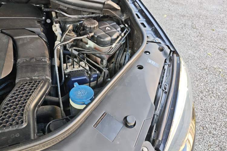 Used Mercedes-Benz GLE 2016 GLE 400 4MATIC Engine Bay Left