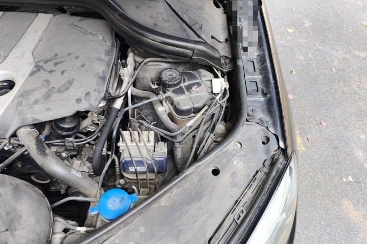 Used Mercedes-Benz GLE 2016 GLE 300 d 4MATIC Engine Bay Left
