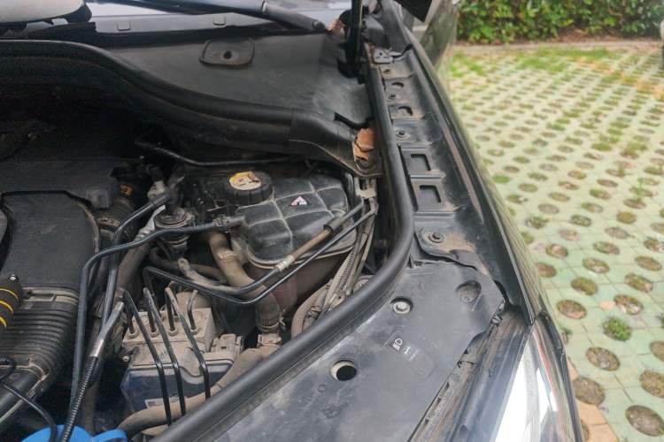 Used Mercedes-Benz GLE  Engine Bay Left