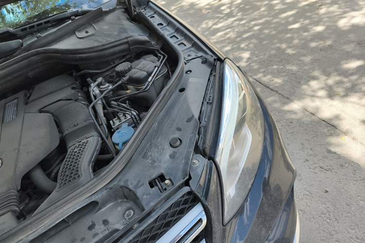 Used Mercedes-Benz GLE 2016 GLE 320 4MATIC Luxury Model Engine Bay Left