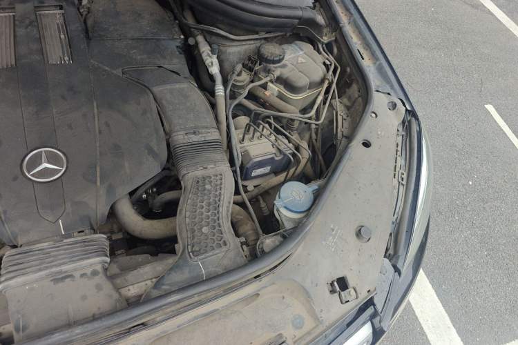Used Mercedes-Benz GLE 2016 GLE 400 4MATIC Engine Bay Left