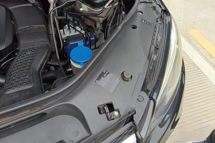 Used Mercedes-Benz GLE 2016 GLE 400 4MATIC Engine Bay Left