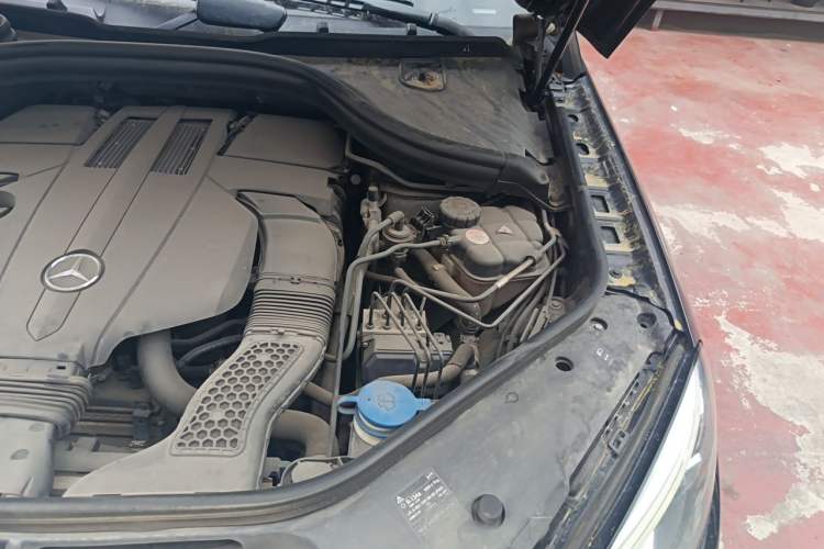 Used Mercedes-Benz GLE 2016 GLE 400 4MATIC Engine Bay Left