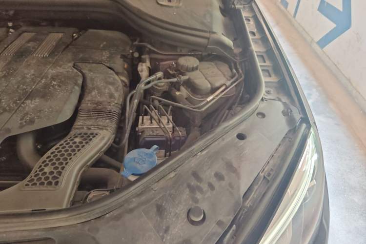 Used Mercedes-Benz GLE 2016 GLE 320 4MATIC Dynamic Edition Engine Bay Left