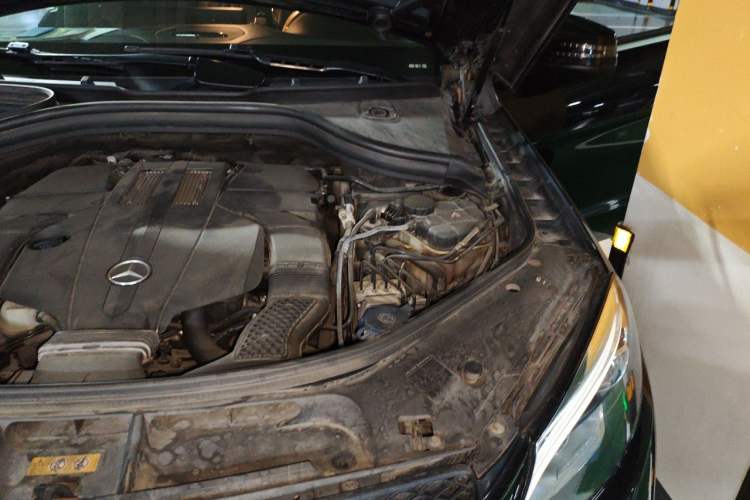 Used Mercedes-Benz GLE 2016 GLE 320 4MATIC Luxury Model Engine Bay Left