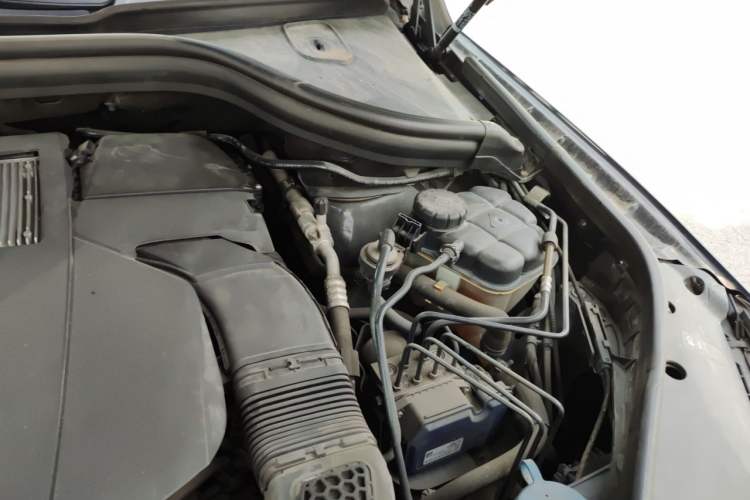 Used Mercedes-Benz GLE 2016 GLE 320 4MATIC Dynamic Edition Engine Bay Left