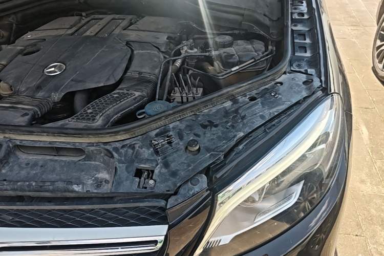 Used Mercedes-Benz GLE 2016 GLE 400 4MATIC Engine Bay Left