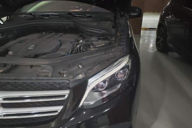 Used Mercedes-Benz GLE 2016 GLE 400 4MATIC Engine Bay Left