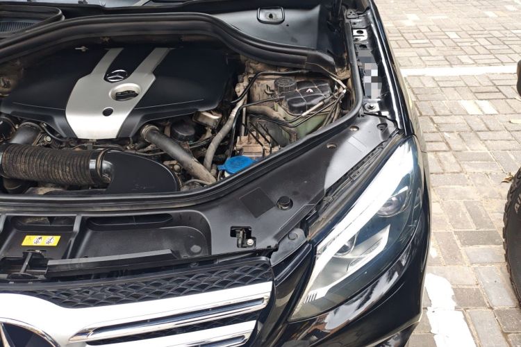 Used Mercedes-Benz GLE 2016 GLE 300 d 4MATIC Engine Bay Left