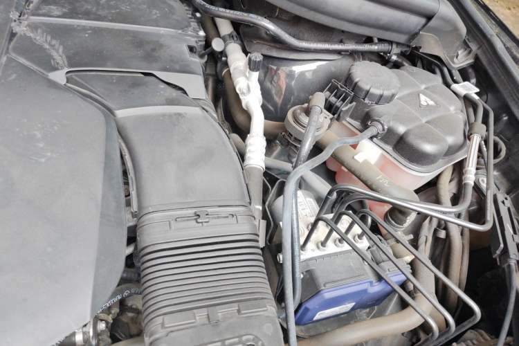 Used Mercedes-Benz GLE  Engine Bay Left