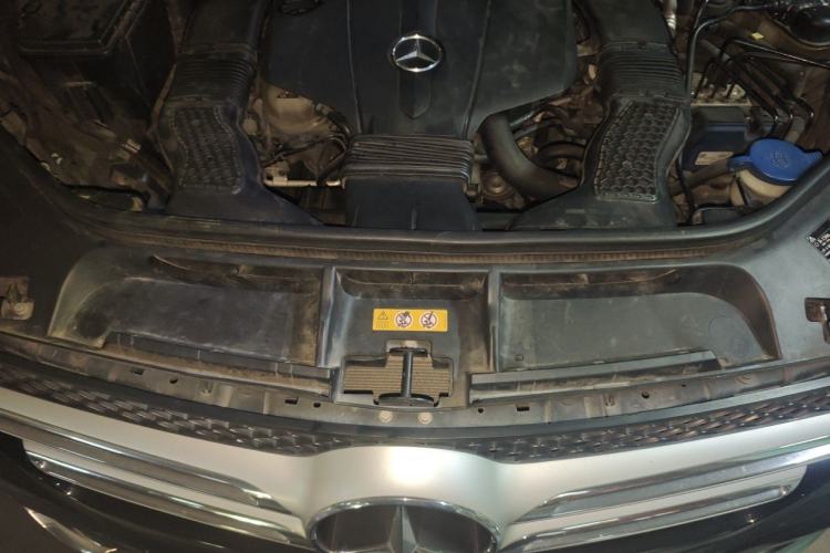 Used Mercedes-Benz GLE 2016 GLE 400 4MATIC Engine Bay