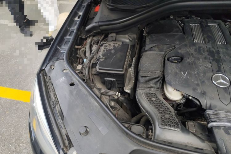 Used Mercedes-Benz GLE 2016 GLE 320 4MATIC Luxury Model Engine Bay Right