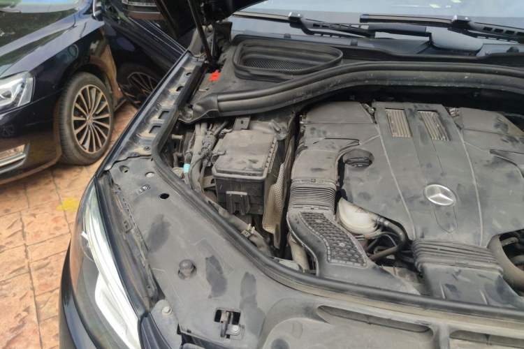 Used Mercedes-Benz GLE 2016 GLE 320 4MATIC Luxury Model Engine Bay Right