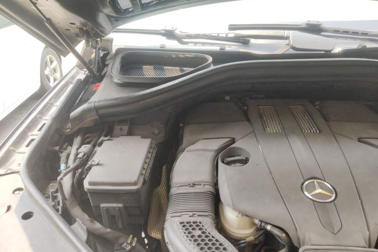 Used Mercedes-Benz GLE 2016 GLE 320 4MATIC Luxury Model Engine Bay Right