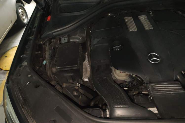 Used Mercedes-Benz GLE 2016 GLE 320 4MATIC Luxury Model Engine Bay Right