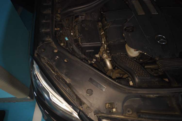 Used Mercedes-Benz GLE 2016 GLE 320 4MATIC Dynamic Edition Engine Bay Right