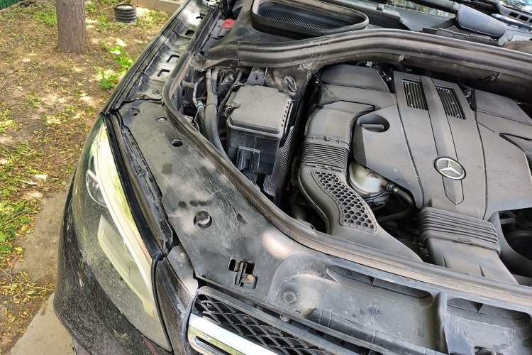 Used Mercedes-Benz GLE 2016 GLE 320 4MATIC Luxury Model Engine Bay Right