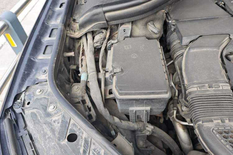 Used Mercedes-Benz GLE 2016 GLE 320 4MATIC Luxury Model Engine Bay Right