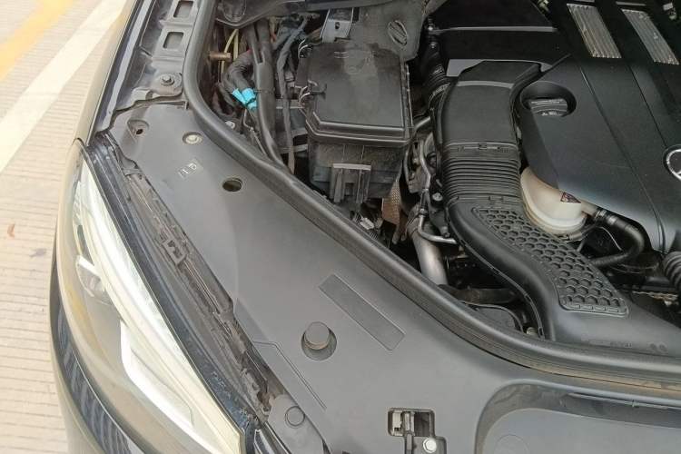 Used Mercedes-Benz GLE 2016 GLE 400 4MATIC Engine Bay Right
