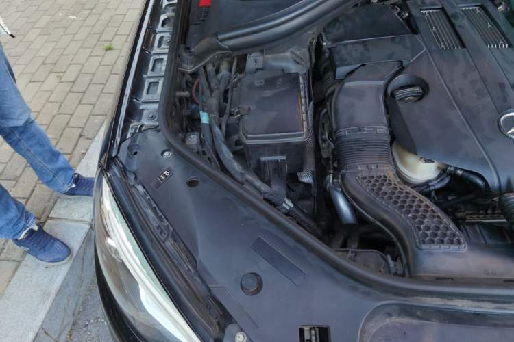 Used Mercedes-Benz GLE 2016 GLE 320 4MATIC Luxury Model Engine Bay Right