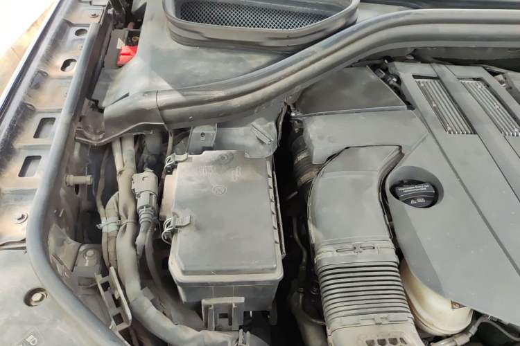 Used Mercedes-Benz GLE 2016 GLE 320 4MATIC Dynamic Edition Engine Bay Right
