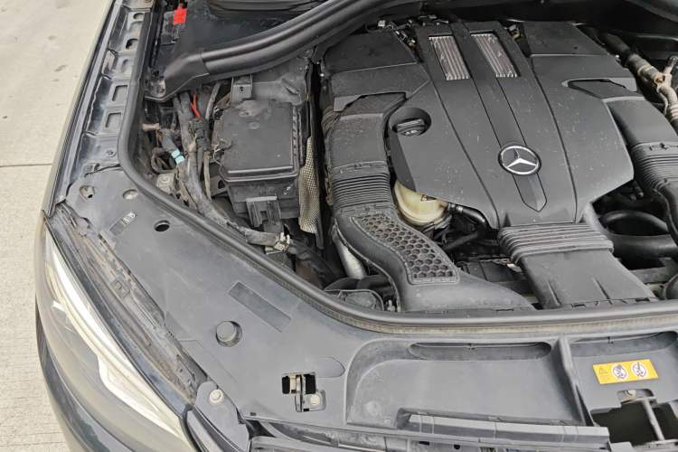 Used Mercedes-Benz GLE  Engine Bay Right