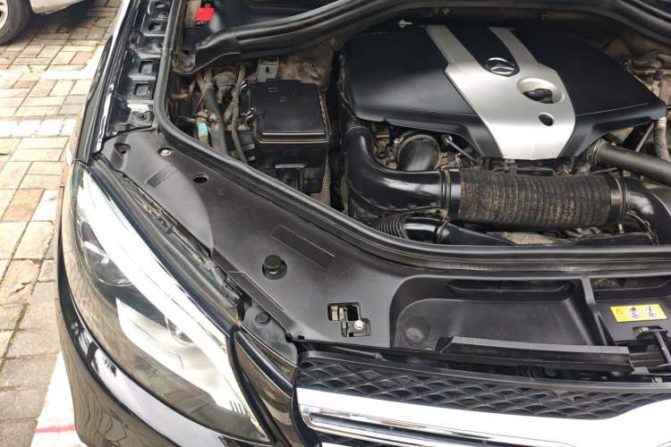Used Mercedes-Benz GLE 2016 GLE 300 d 4MATIC Engine Bay Right