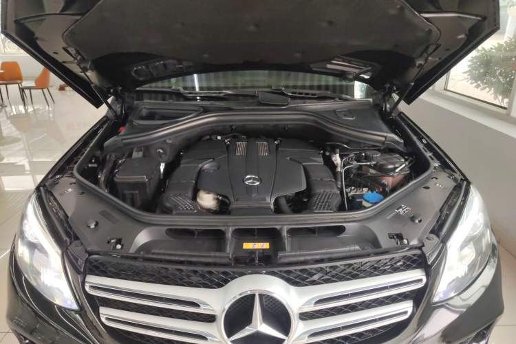 Used Mercedes-Benz GLE 2016 GLE 320 4MATIC Dynamic Edition Engine Bay