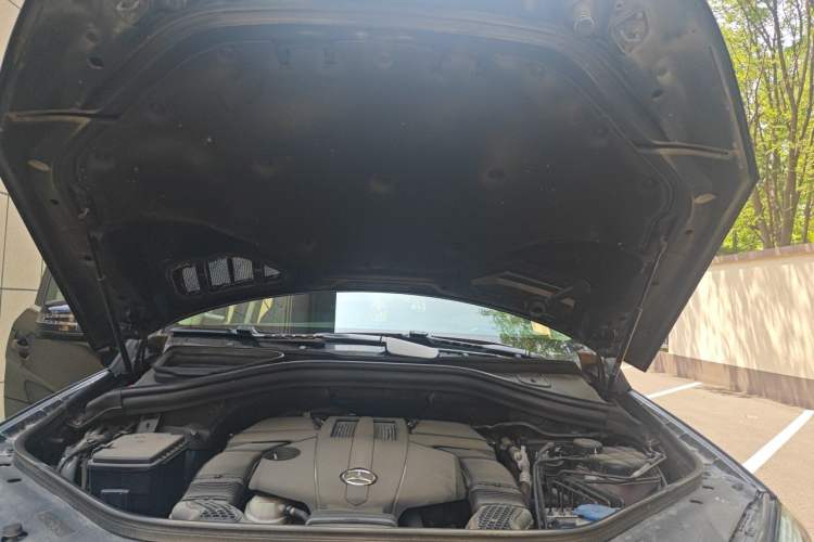 Used Mercedes-Benz GLE 2016 GLE 320 4MATIC Dynamic Edition Engine Bay