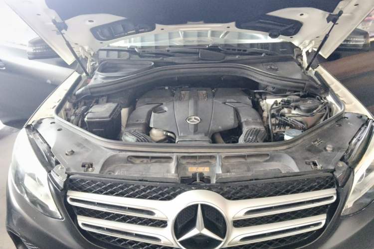 Used Mercedes-Benz GLE 2016 GLE 320 4MATIC Dynamic Edition Engine Bay