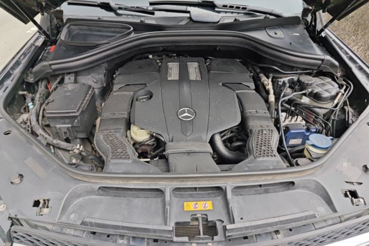 Used Mercedes-Benz GLE  Engine Bay