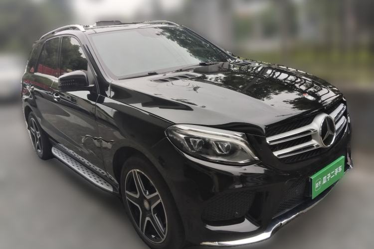 Used Mercedes-Benz GLE 2016 GLE 320 4MATIC Luxury Model Front Right 45 Deg