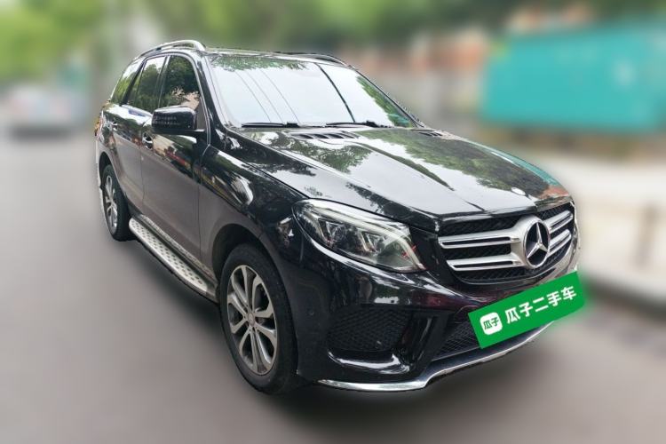 Used Mercedes-Benz GLE 2016 GLE 320 4MATIC Luxury Model Front Right 45 Deg