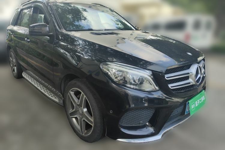 Used Mercedes-Benz GLE 2016 GLE 400 4MATIC Front Right 45 Deg