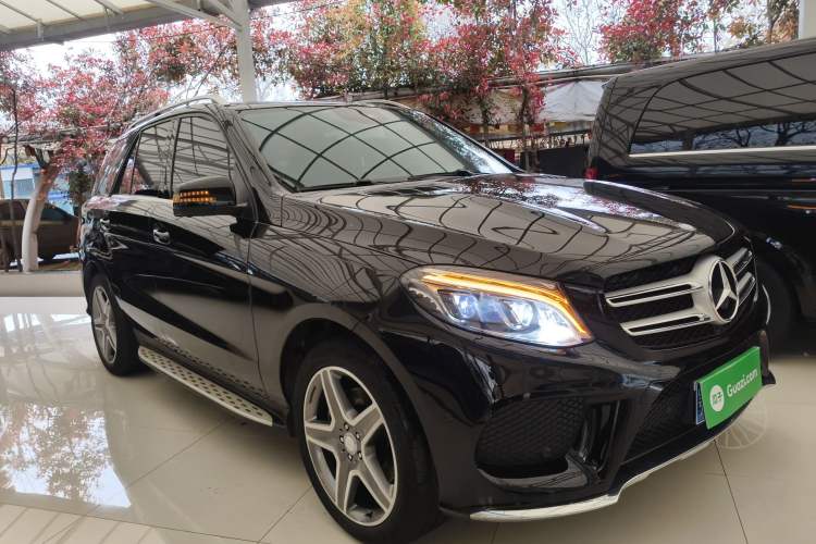 Used Mercedes-Benz GLE 2016 GLE 400 4MATIC Front Right 45 Deg