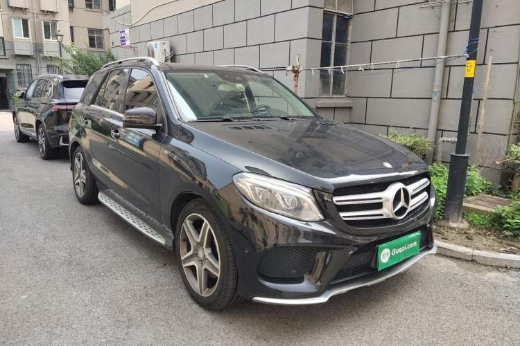 Used Mercedes-Benz GLE 2016 GLE 400 4MATIC Front Right 45 Deg