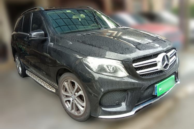 Used Mercedes-Benz GLE 2016 GLE 300 d 4MATIC Front Right 45 Deg
