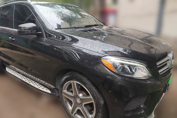 Used Mercedes-Benz GLE  Front Right 45 Deg
