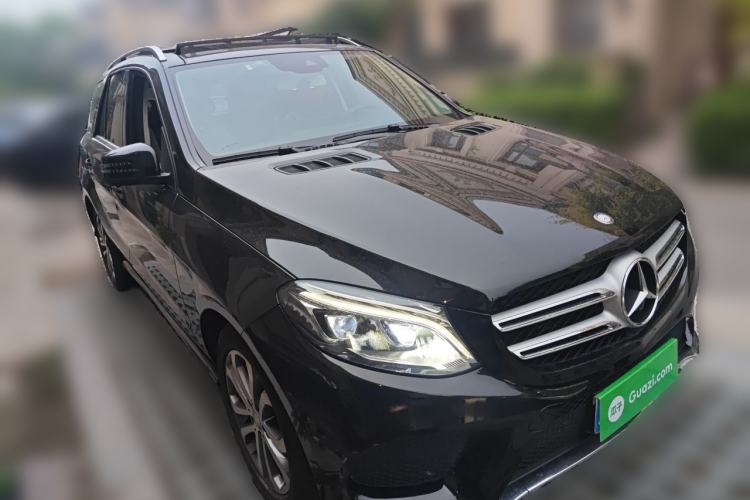 Used Mercedes-Benz GLE 2016 GLE 350 d 4MATIC Front Right 45 Deg