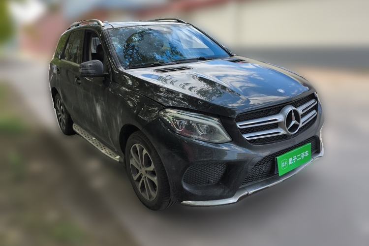 Used Mercedes-Benz GLE 2016 GLE 320 4MATIC Luxury Model Front Right 45 Deg