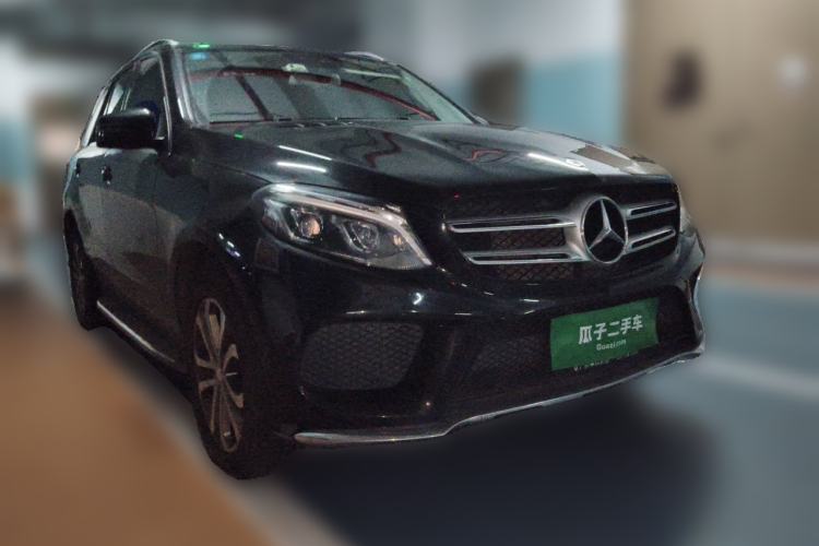 Used Mercedes-Benz GLE 2016 GLE 320 4MATIC Luxury Model Front Right 45 Deg