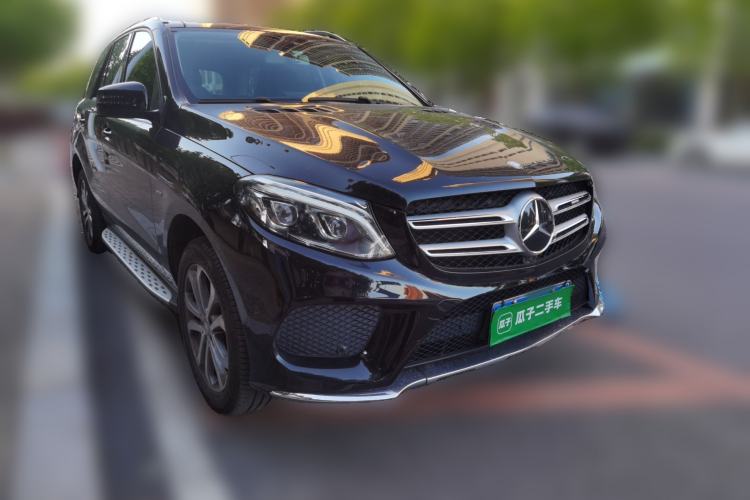 Used Mercedes-Benz GLE 2016 GLE 320 4MATIC Luxury Model Front Right 45 Deg