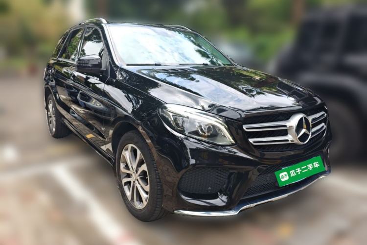 Used Mercedes-Benz GLE 2016 GLE 300 d 4MATIC Front Right 45 Deg